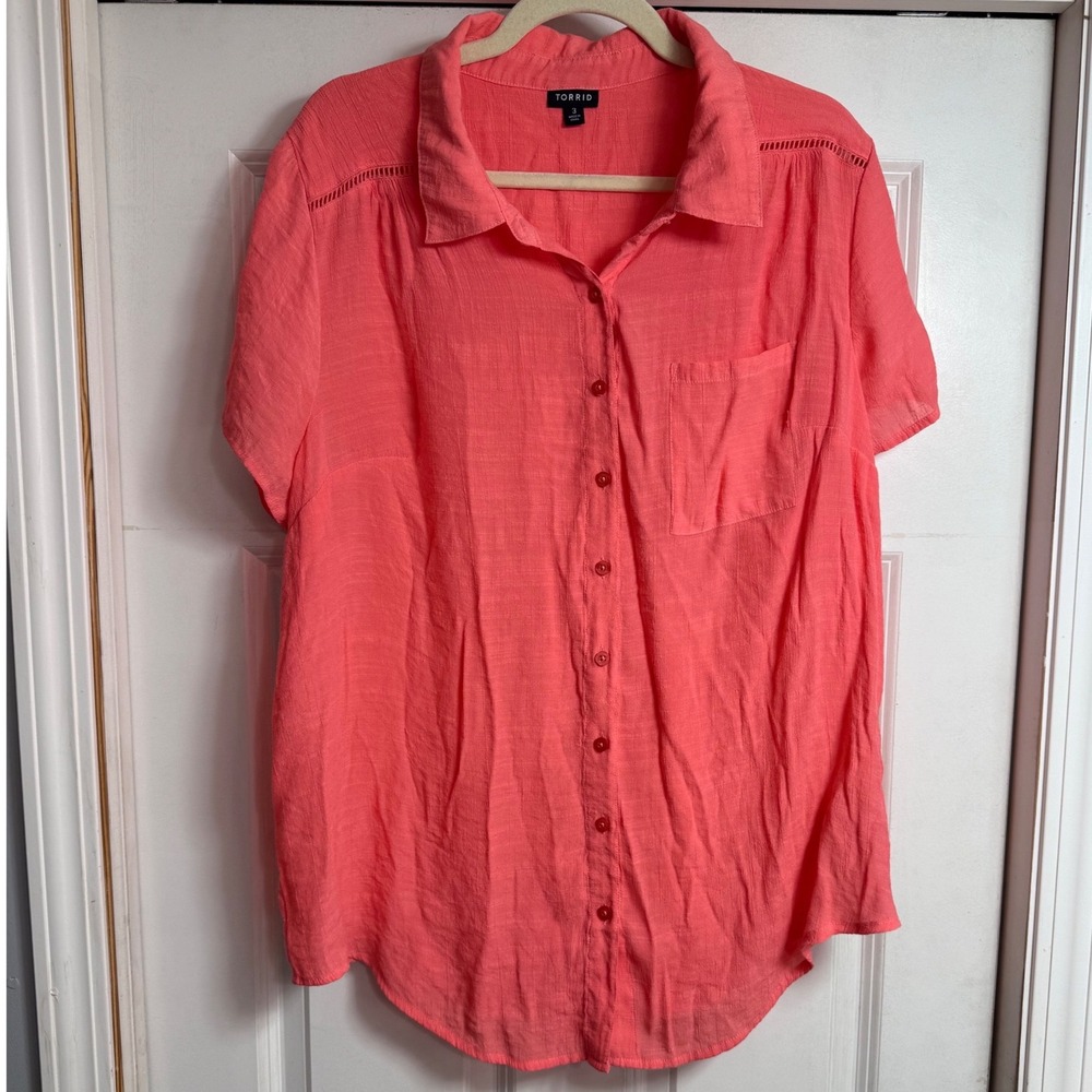 Torrid Women 3 Coral Pink Short Sleeve Button Down Textured Shirt Ladder Stitch